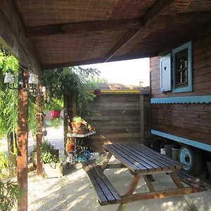 La Roulotte Des Carpates Camping